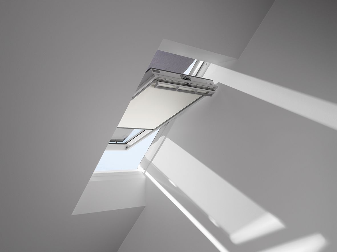 VELUX Vorteils-Set Sichtschutzrollo mit Hitzeschutzmarkise ROF-ROFC021028SM VELUX Vorteils-Set Sichtschutzrollo mit Hitzeschutzmarkise ROF-ROFC021028SM